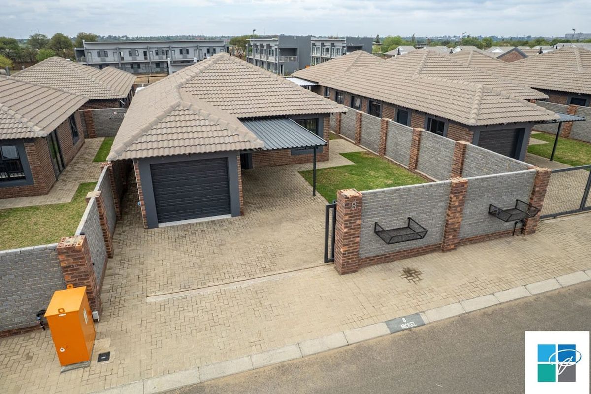 Charming 2-Bedroom Home in Silkaatzkop, Secunda - Photo 3