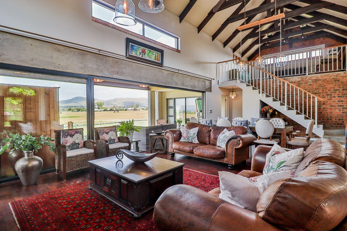 xperience Stylish Modern Country Living Surrounded by Scenic Views - Photo 2