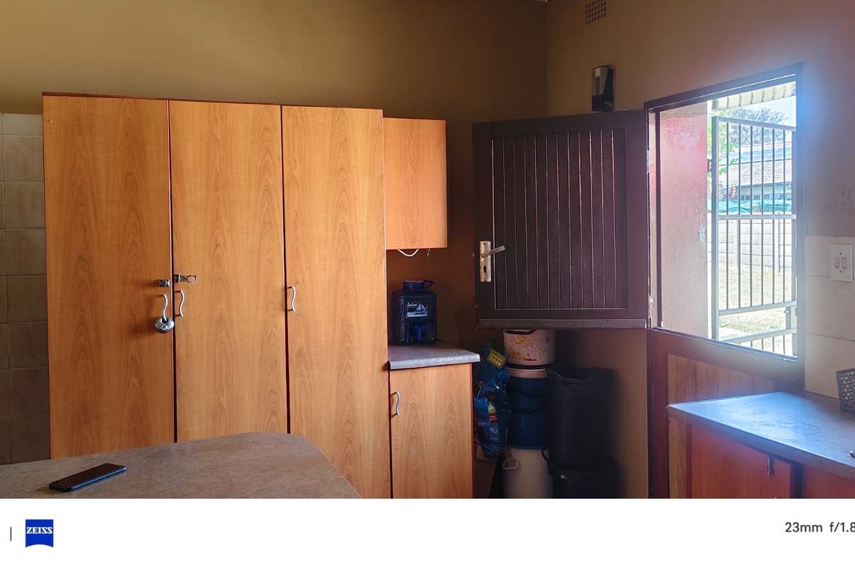 Perfect Location - Photo 3