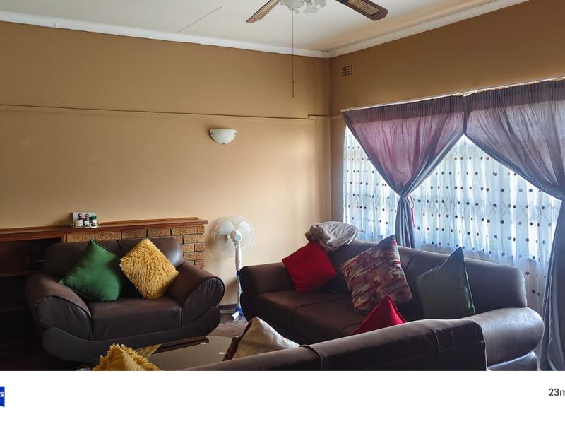 Perfect Location - Photo 5