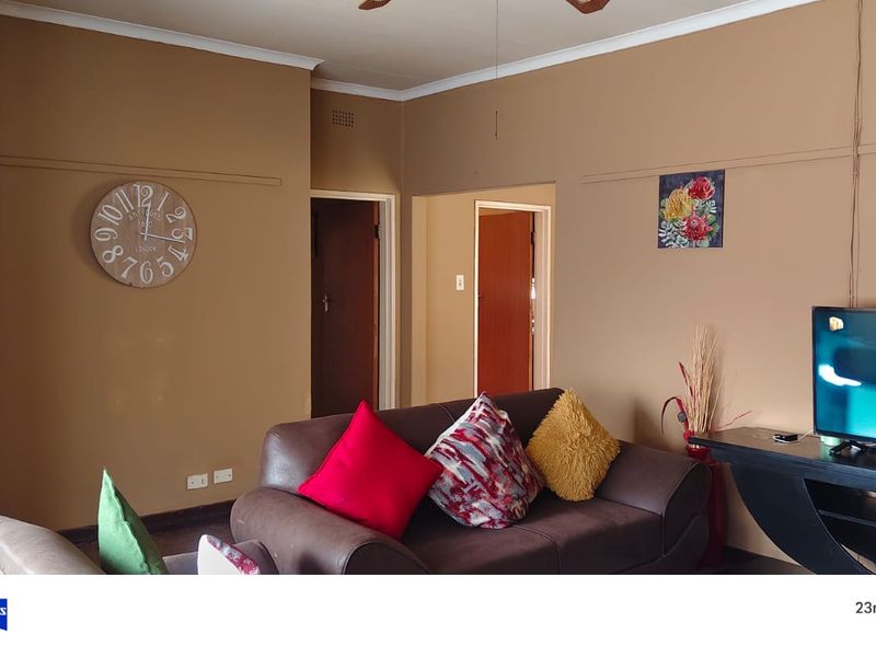 Perfect Location - Photo 6
