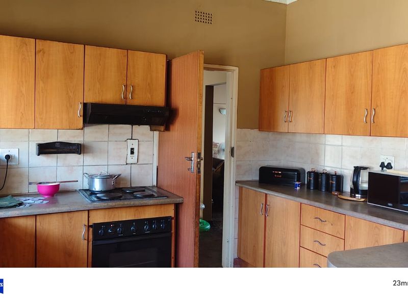 Perfect Location - Photo 2