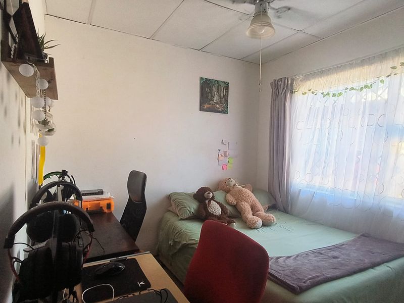 Beautiful upmarket Townhouse - Photo 10