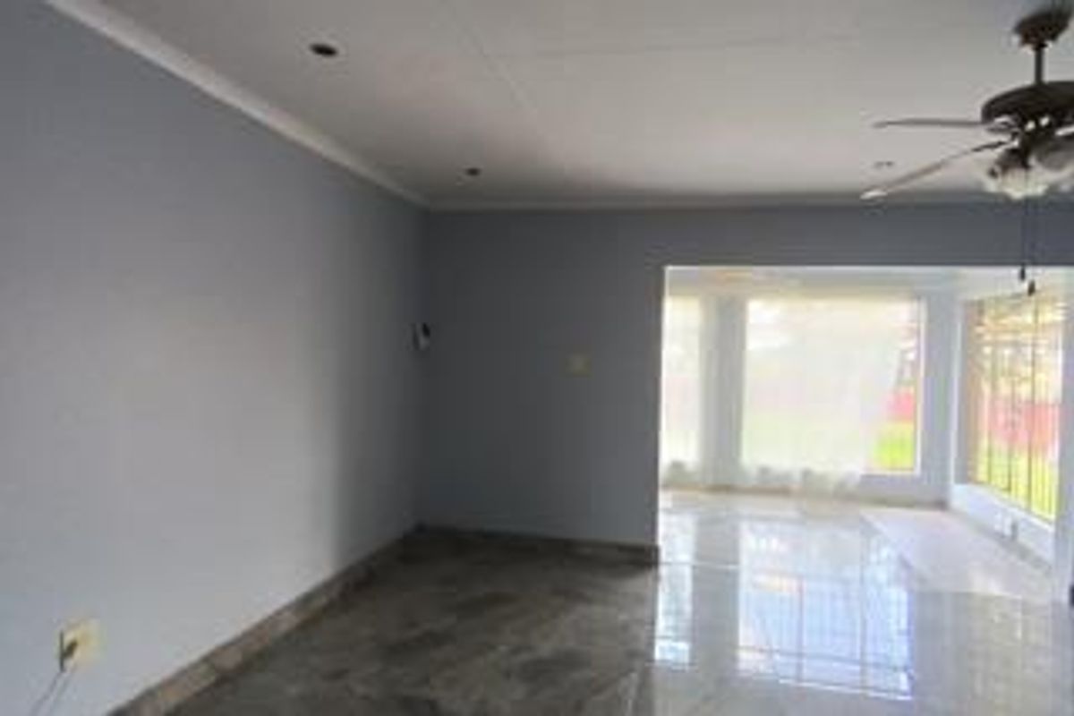 Townhouse for Sale in quiet area of Parys - Joint Mandate - Photo 5