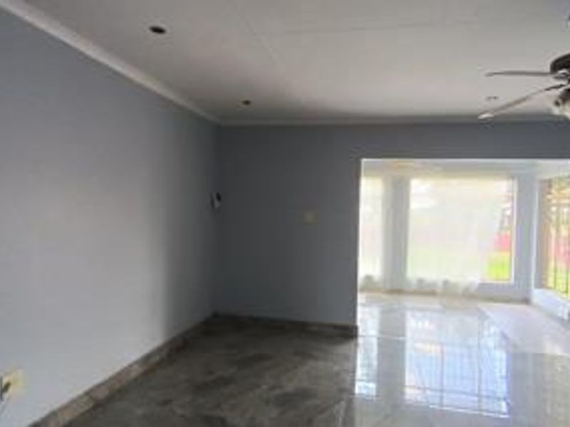 Townhouse for Sale in quiet area of Parys - Joint Mandate - Photo 5