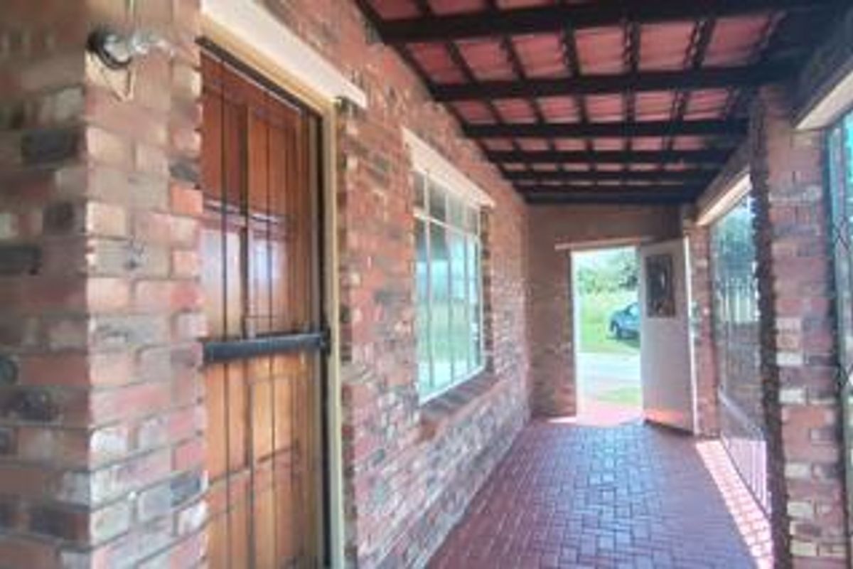 Townhouse for Sale in quiet area of Parys - Joint Mandate - Photo 3