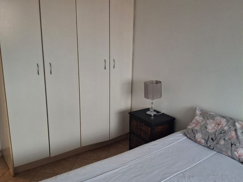 Thoughtfully designed 2 bedroom apartment - Photo 8