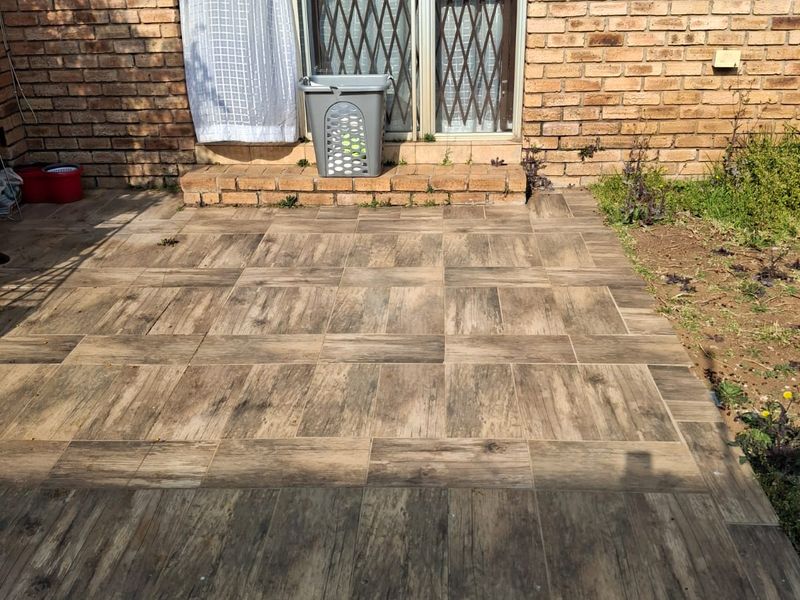 Thoughtfully designed 2 bedroom apartment - Photo 9