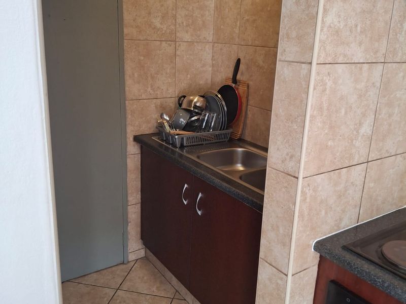 Thoughtfully designed 2 bedroom apartment - Photo 5