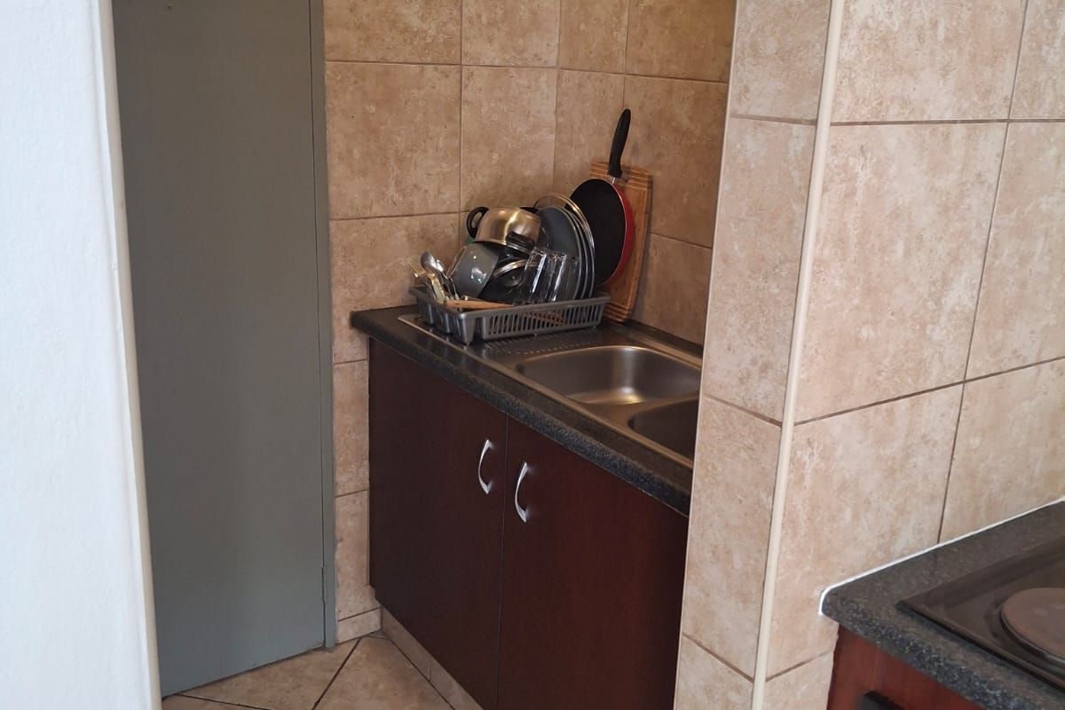 Thoughtfully designed 2 bedroom apartment - Photo 5