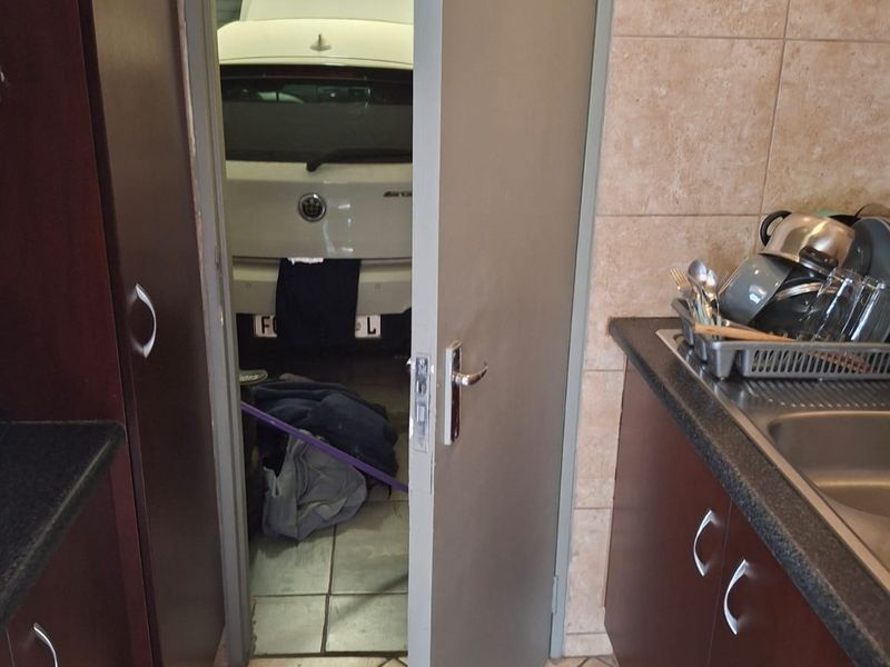 Thoughtfully designed 2 bedroom apartment - Photo 4