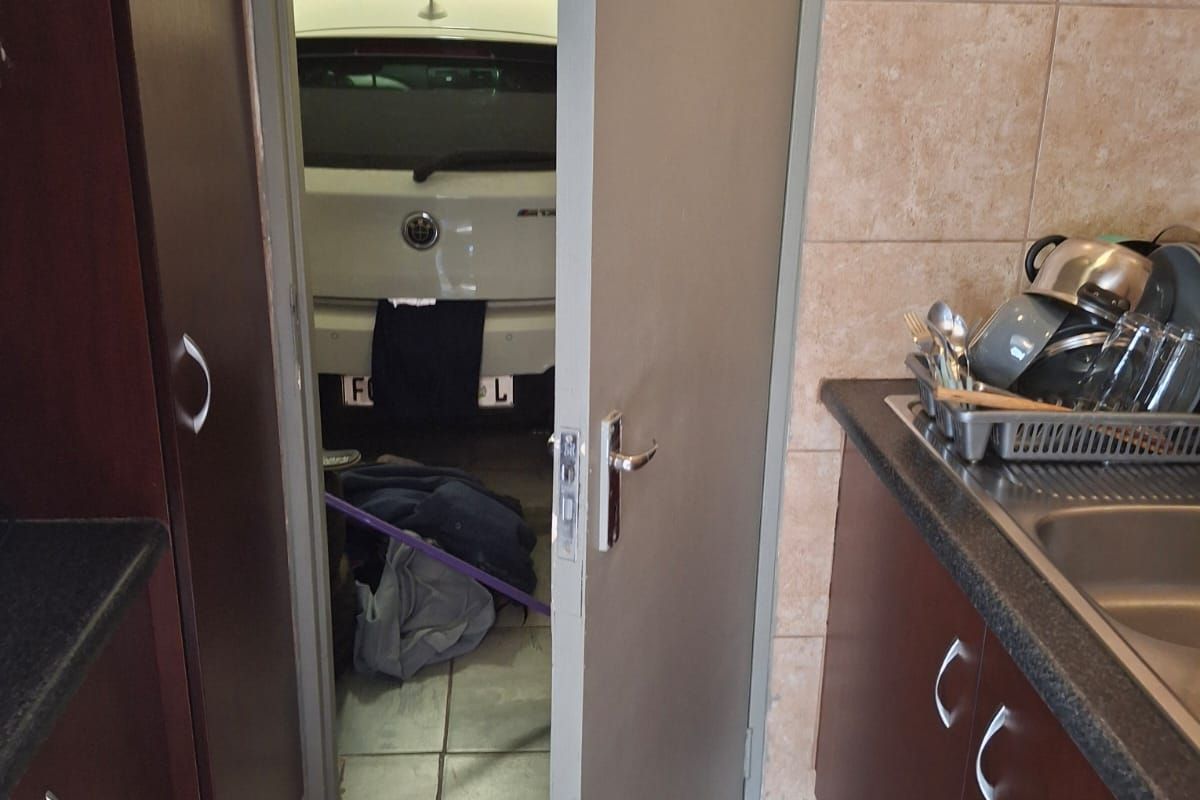 Thoughtfully designed 2 bedroom apartment - Photo 4