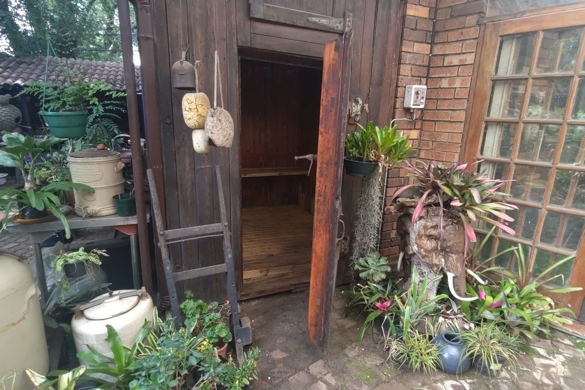 Spacious Family Home with Endless Business Potential in Heidelberg Central - Photo 3