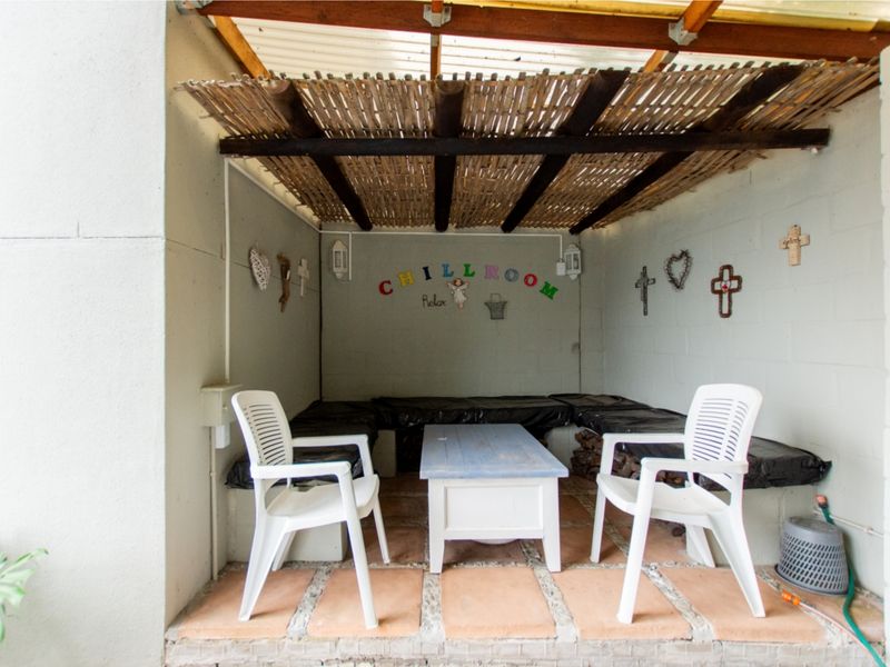 Waterfront Luxury – Stunning Marina Home with Private Jetty & Breathtaking Views! - Photo 10