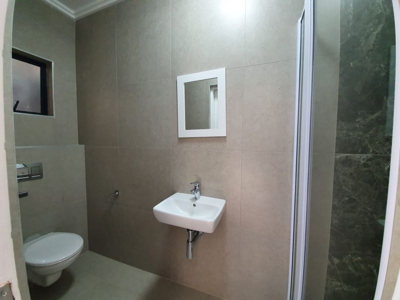 Top floor – Penthouse Style Apartment with Sea Views in Umhlanga Ridge - Photo 9