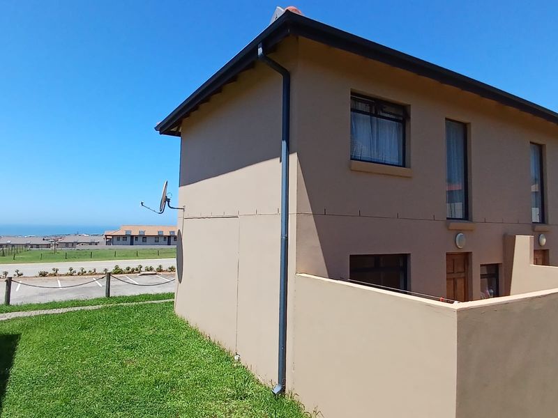 2 Bedroom Apartment in Umlele Hills B Kidds Beach - Photo 2