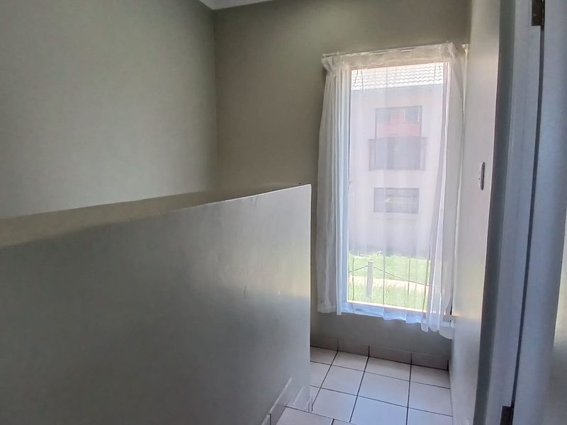 2 Bedroom Apartment in Umlele Hills B Kidds Beach - Photo 10