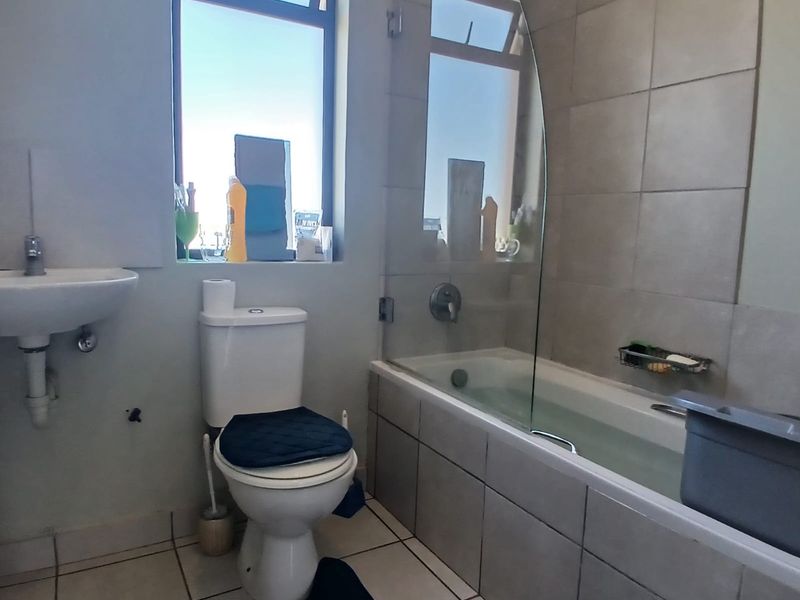 2 Bedroom Apartment in Umlele Hills B Kidds Beach - Photo 9