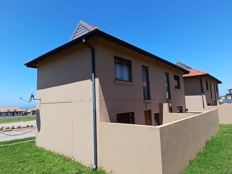 2 Bedroom Apartment in Umlele Hills B Kidds Beach - Photo 3