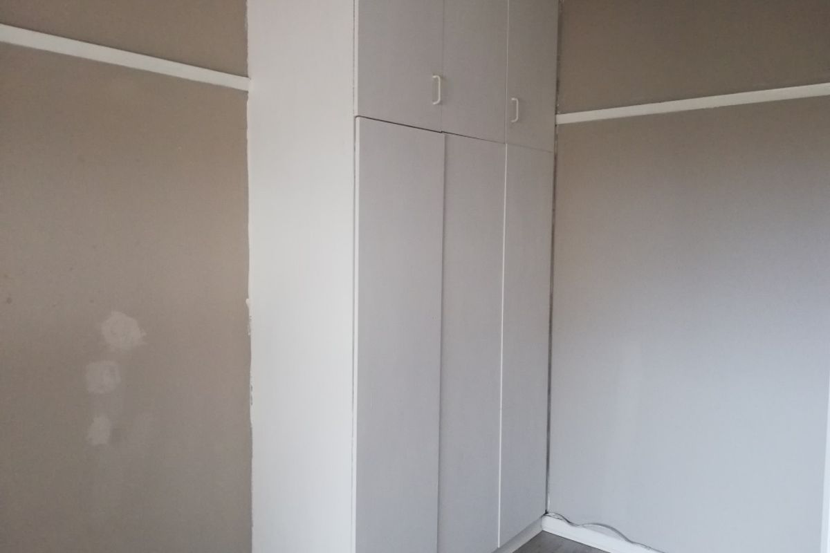 Spacious 2 Bedroom Apartment in Prime Location – Caxton Street Area - Quigney - Photo 5