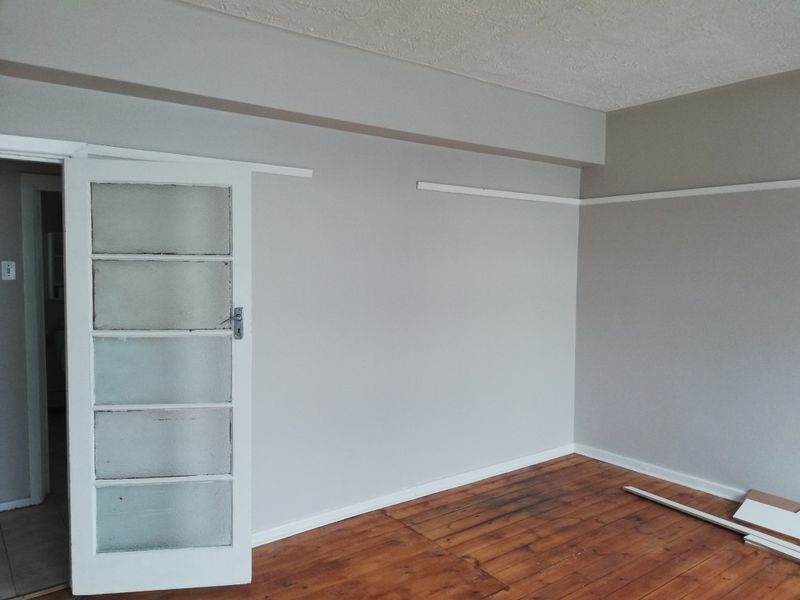 Spacious 2 Bedroom Apartment in Prime Location – Caxton Street Area - Quigney - Photo 8