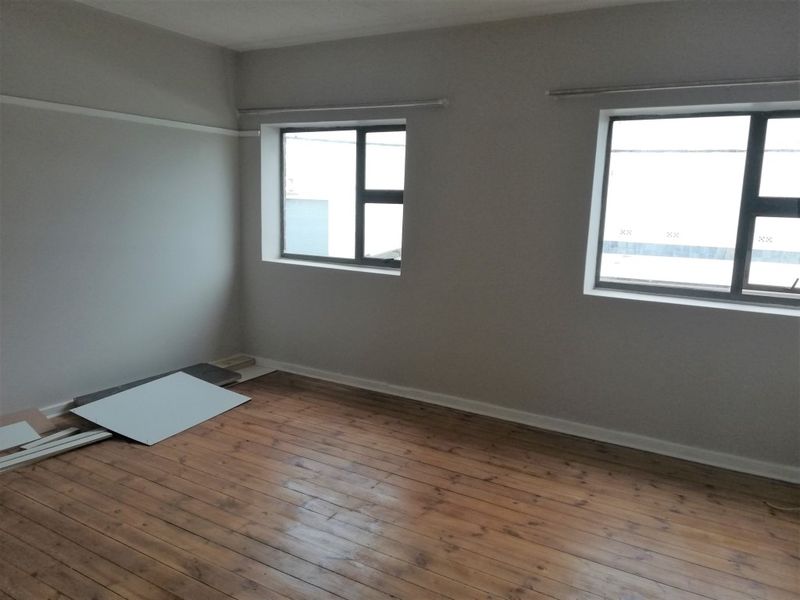 Spacious 2 Bedroom Apartment in Prime Location – Caxton Street Area - Quigney - Photo 7