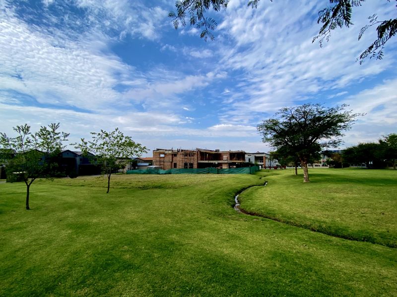 Two greenbelts and stunning views - Photo 10