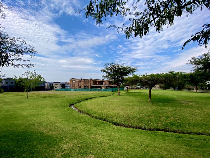 Two greenbelts and stunning views - Photo 8