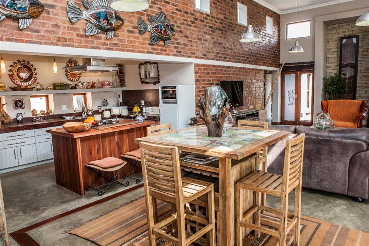 Farm style Living at it's Best! - Photo 3