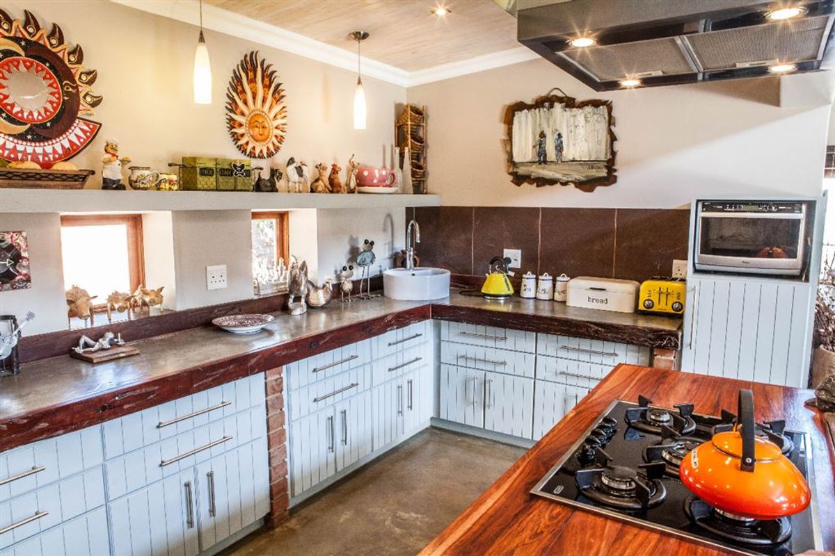 Farm style Living at it's Best! - Photo 2