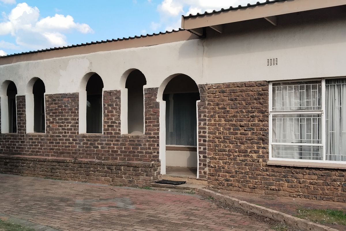 Property for Sale - Photo 2