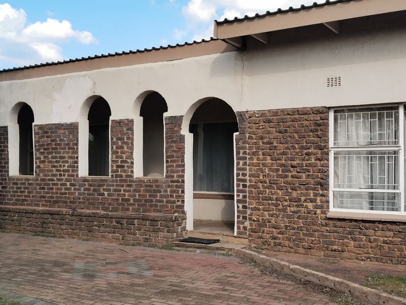 Property for Sale - Photo 2