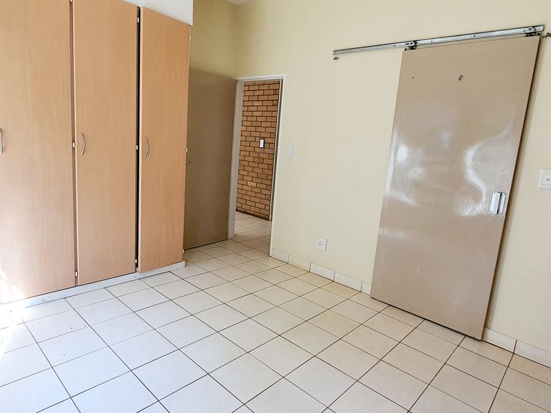 Three bedroom townhouse for sale in New Town, Louis Trichardt - Photo 5