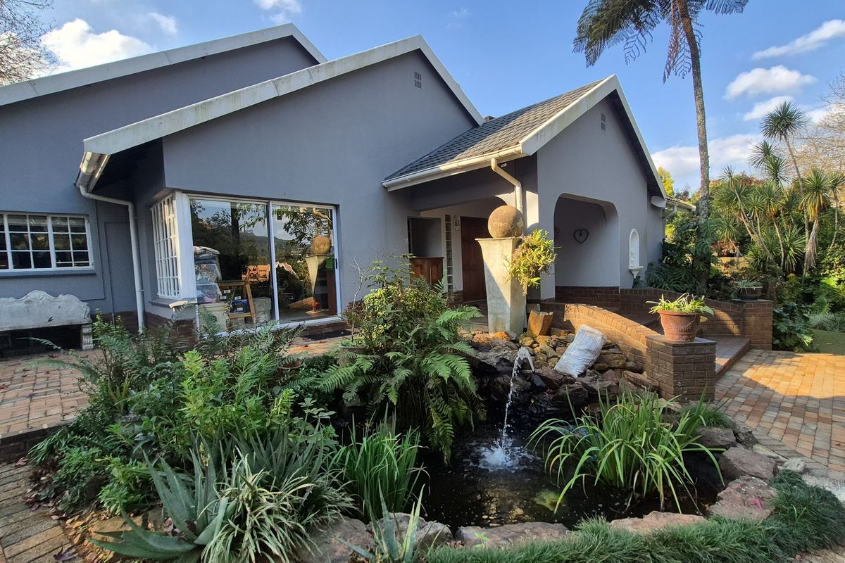 SECURE AND SPACIOUS FAMILY HOME - Photo 5