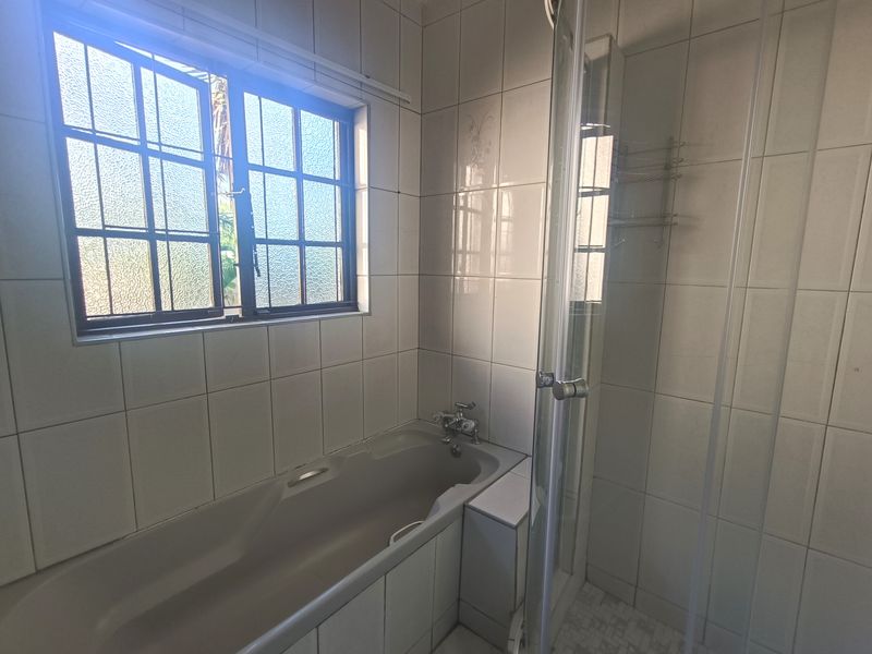 Spacious Five-Bedroom Furnished Home for Rent - Ideal For Business or Leisure - Photo 10