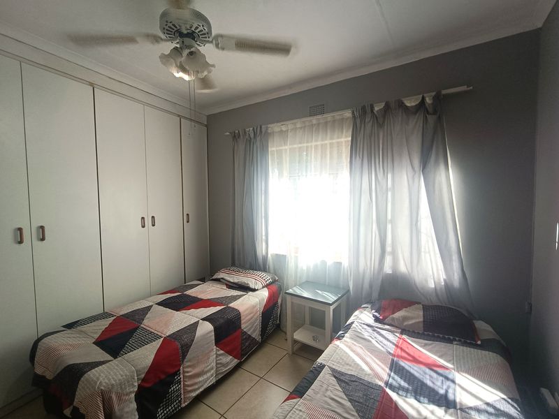 Spacious Five-Bedroom Furnished Home for Rent - Ideal For Business or Leisure - Photo 9