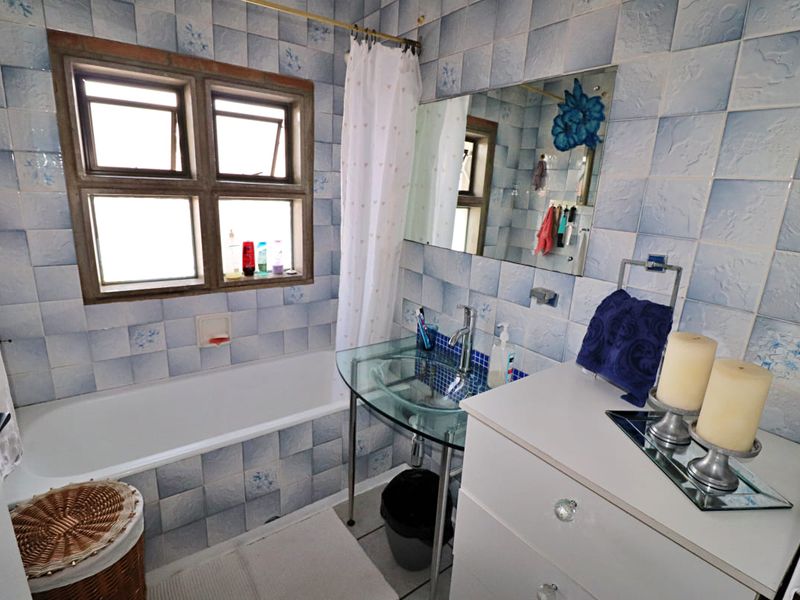 Spacious Double-Stand Family Home with Modern Flat  & Energy Solutions – A Rare Find in Gerdview - Photo 10