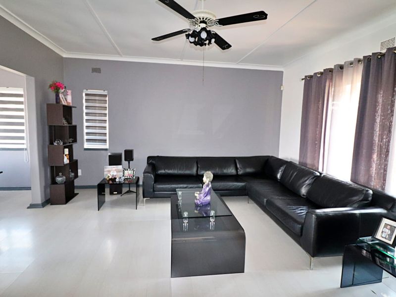 Spacious Double-Stand Family Home with Modern Flat  & Energy Solutions – A Rare Find in Gerdview - Photo 3