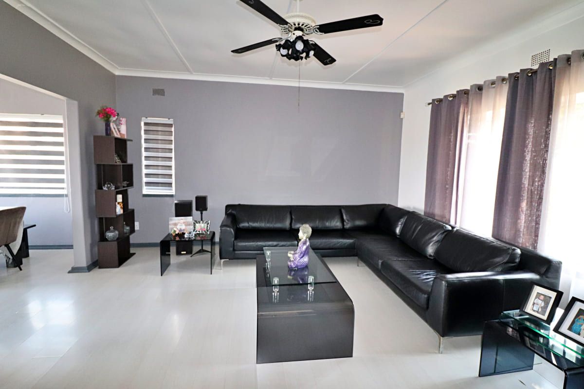 Spacious Double-Stand Family Home with Modern Flat  & Energy Solutions – A Rare Find in Gerdview - Photo 3