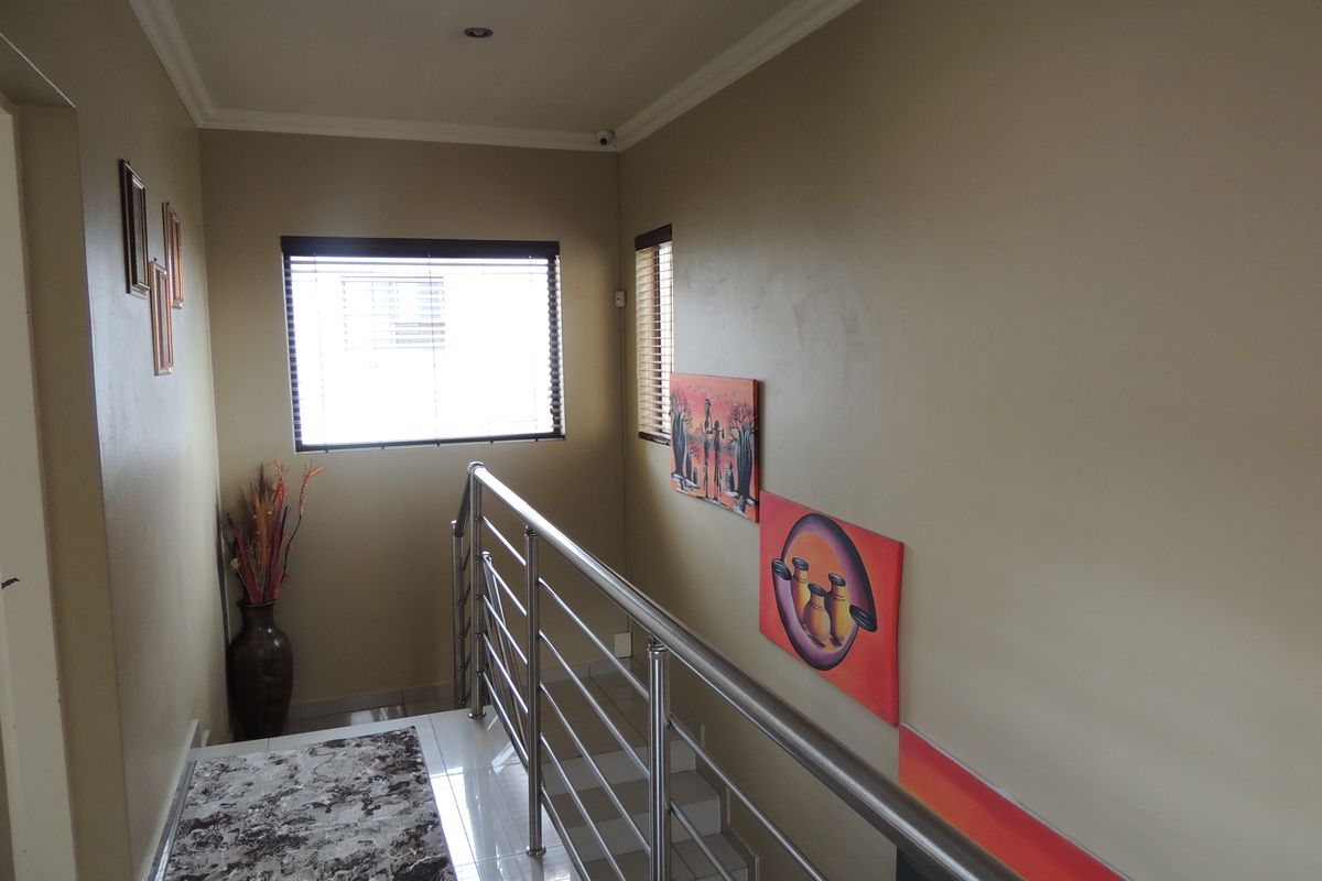 Elegant Living in a Secure Gated Complex - Photo 4