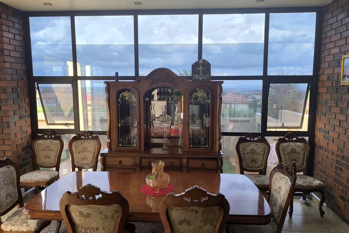 Elegant Living in a Secure Gated Complex - Photo 2