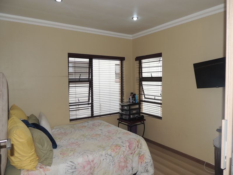 Elegant Living in a Secure Gated Complex - Photo 3