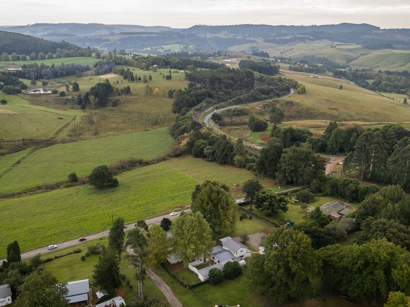 Country Style Opportunity in Balgowan – Multiple Cottages, Off-Grid Living & Income Potential - Photo 3