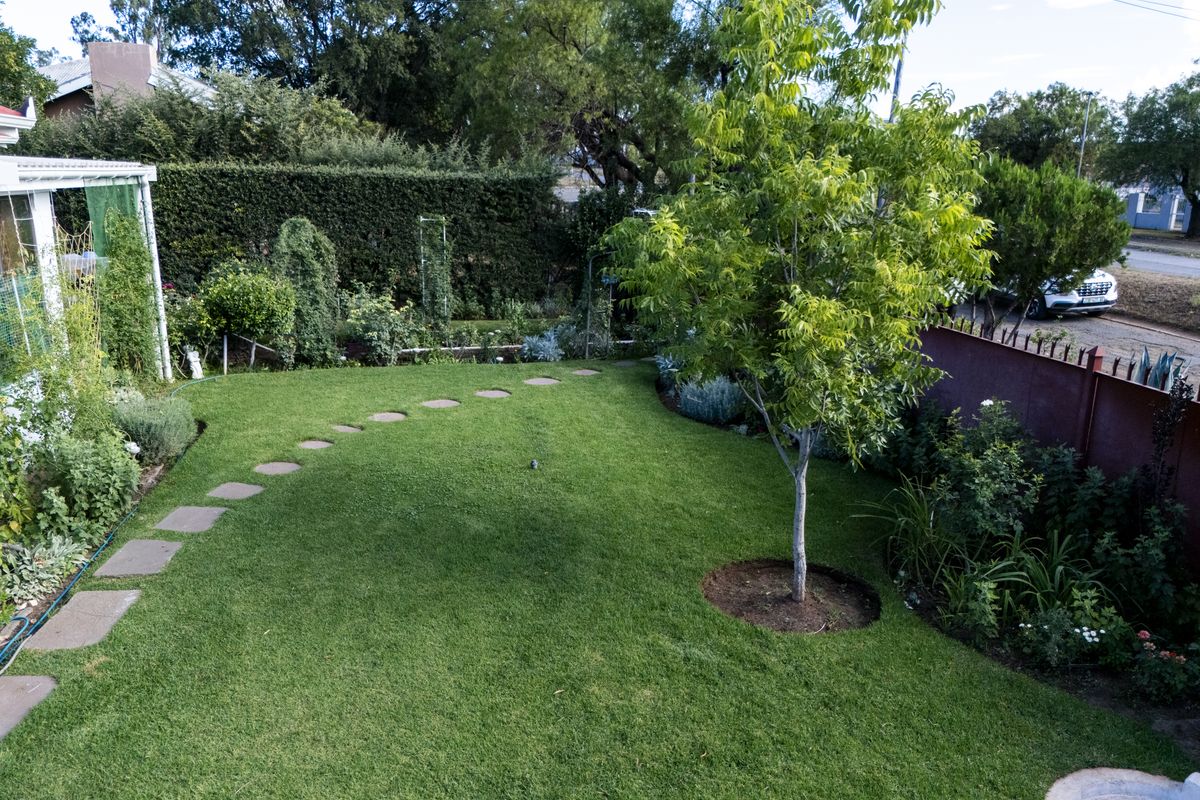 Prime Queenstown Location: Residential or Office Space in a High-Traffic Area - Photo 4