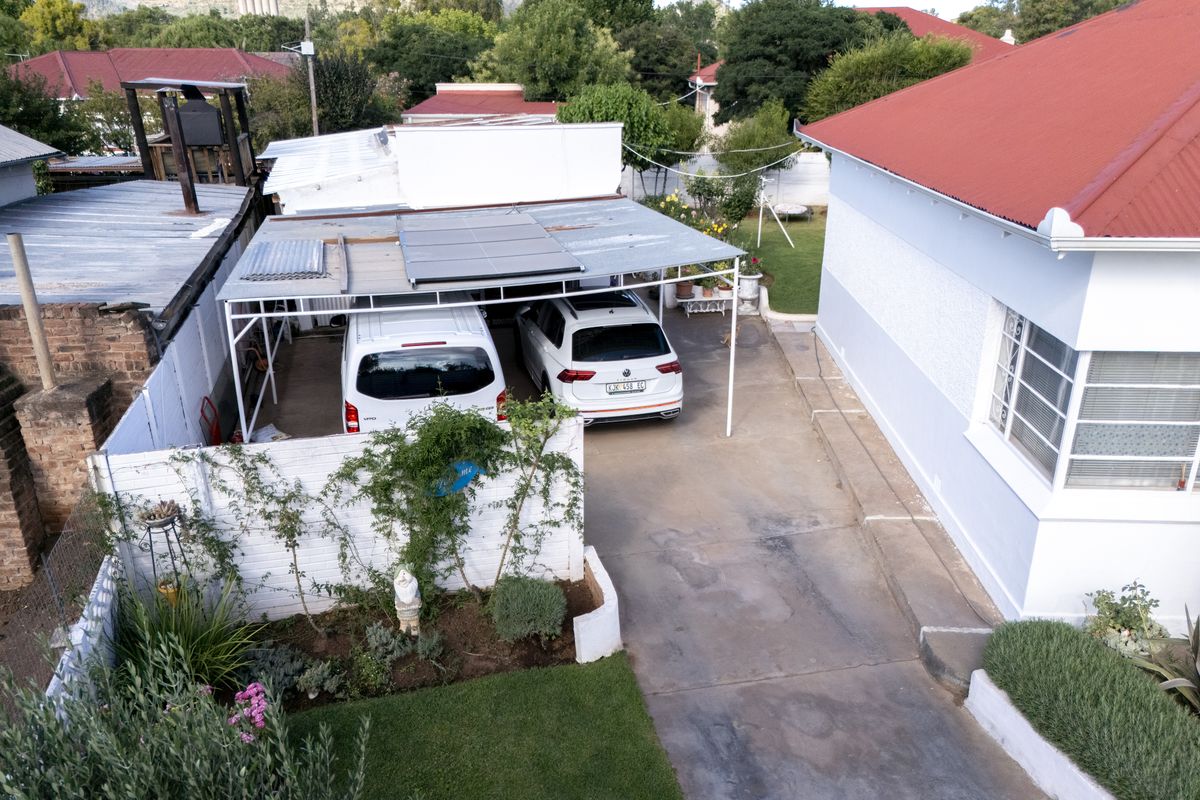 Prime Queenstown Location: Residential or Office Space in a High-Traffic Area - Photo 2