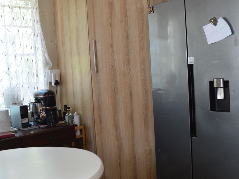 Prime Queenstown Location: Residential or Office Space in a High-Traffic Area - Photo 7