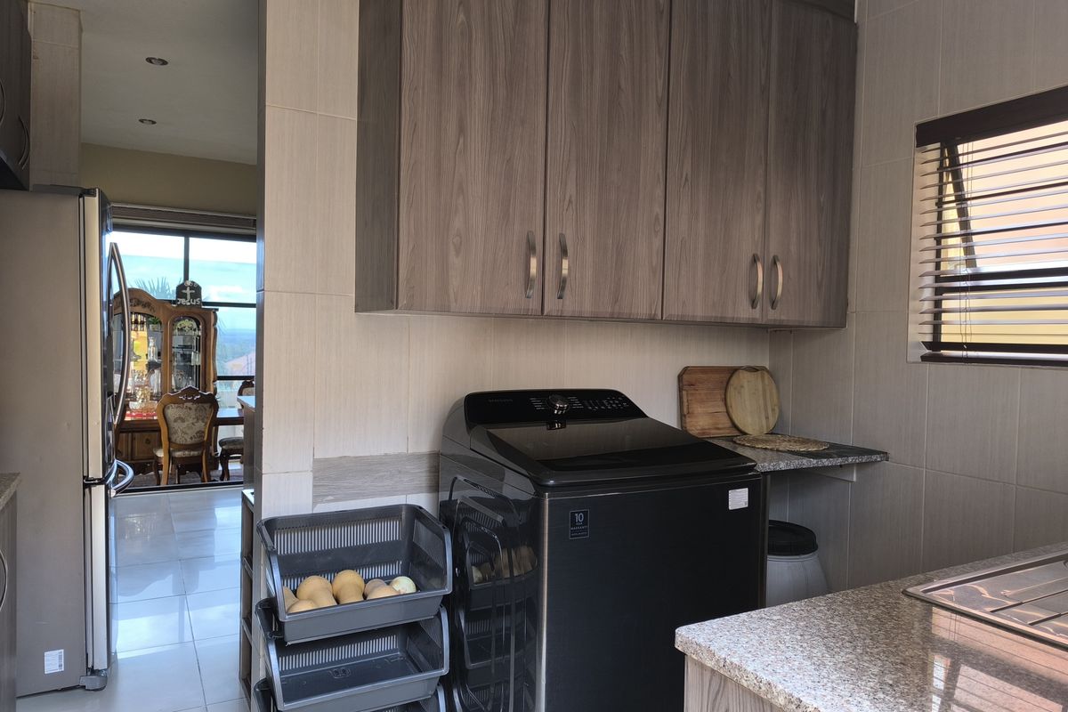 Elegant Living in a Secure Gated Complex - Photo 5