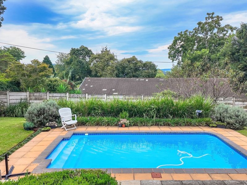 Well-kept family home with great entertaining space in central Howick - Photo 5