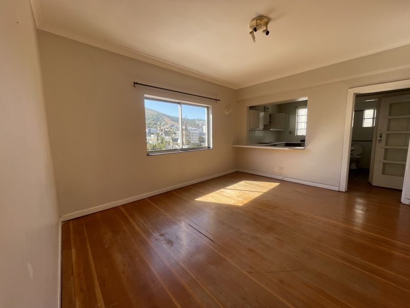 Spacious One-Bedroom Apartment with Stunning City & Mountain Views - Photo 10