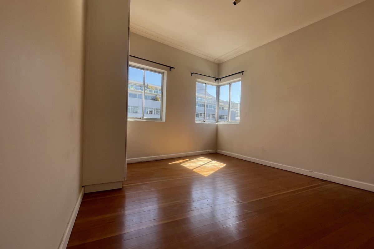 Spacious One-Bedroom Apartment with Stunning City & Mountain Views - Photo 2